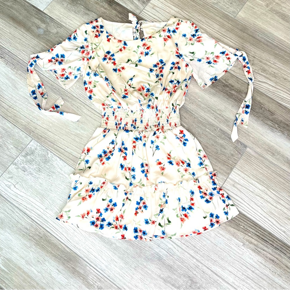 SALTWATER LUXE Smocked Waist Mini Floral Dress Size Xs